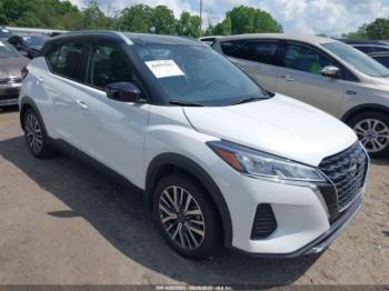  Salvage Nissan Kicks