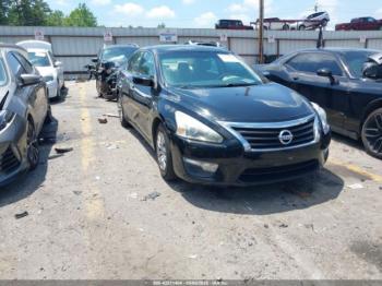  Salvage Nissan Altima