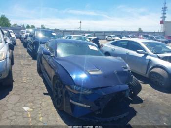  Salvage Ford Mustang