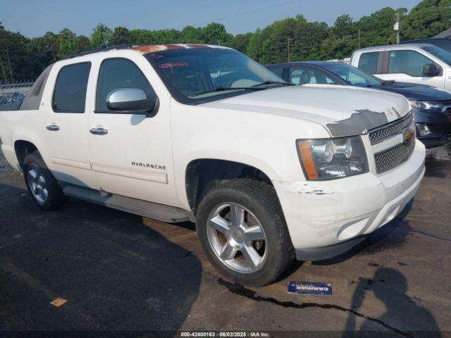  Salvage Chevrolet Avalanche 1500
