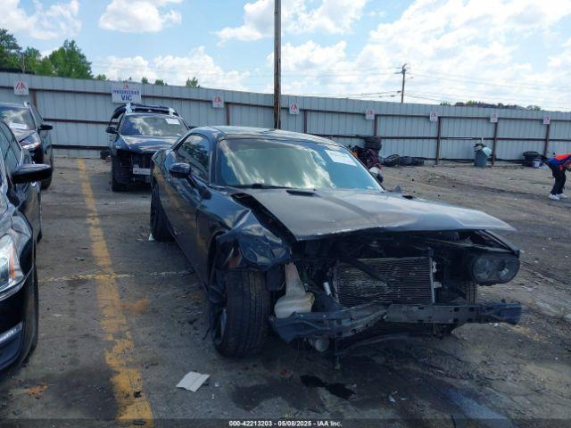  Salvage Dodge Challenger