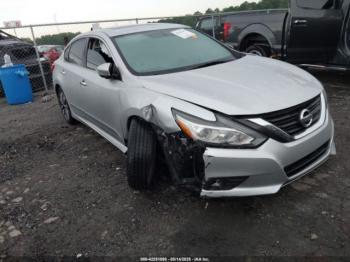  Salvage Nissan Altima