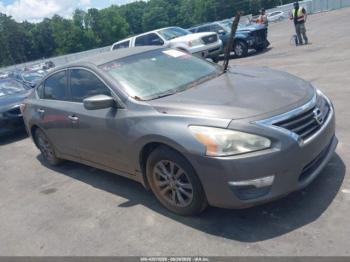  Salvage Nissan Altima