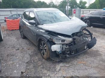  Salvage Nissan Kicks