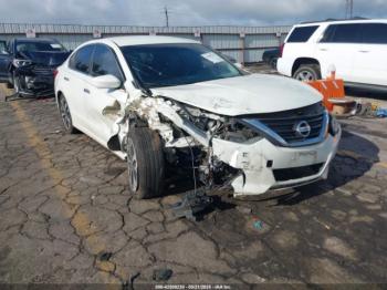  Salvage Nissan Altima