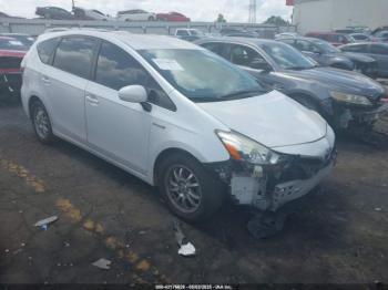  Salvage Toyota Prius v