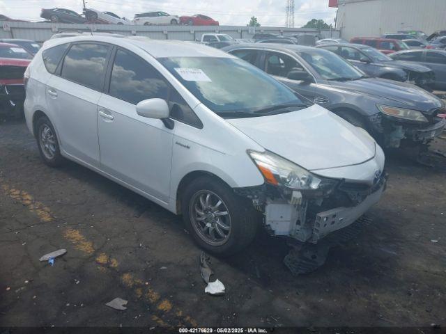  Salvage Toyota Prius v