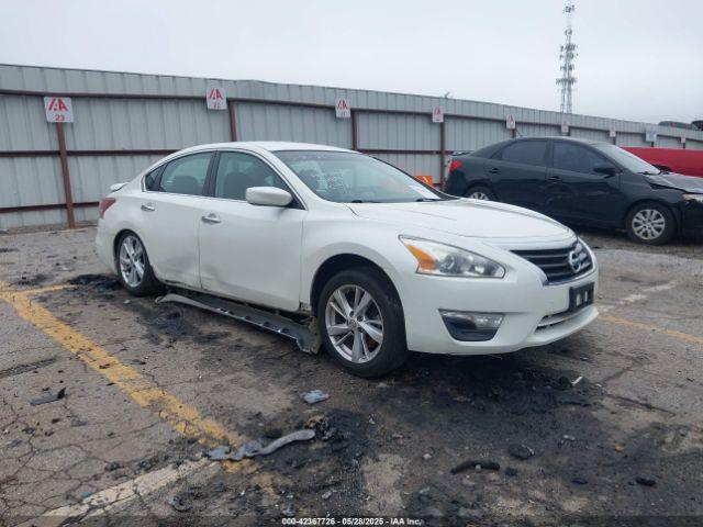  Salvage Nissan Altima