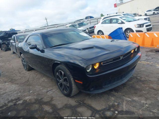 Salvage Dodge Challenger