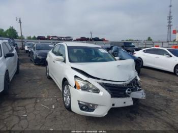  Salvage Nissan Altima