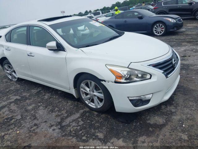  Salvage Nissan Altima