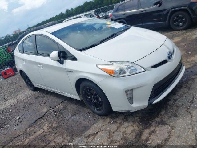  Salvage Toyota Prius