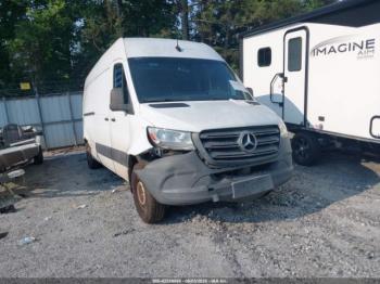  Salvage Mercedes-Benz Sprinter 2500