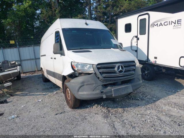  Salvage Mercedes-Benz Sprinter 2500