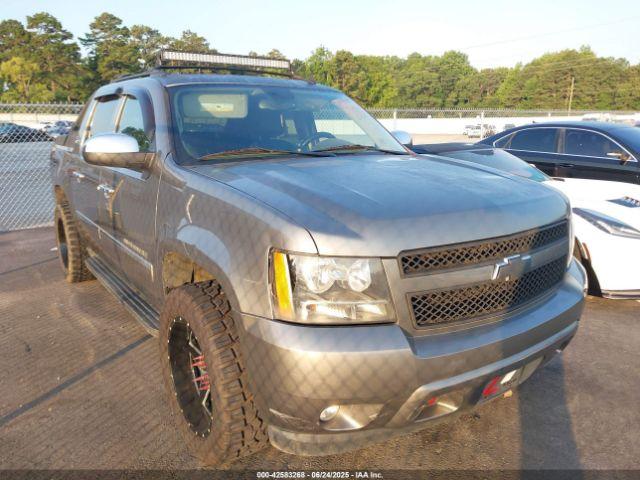  Salvage Chevrolet Avalanche 1500