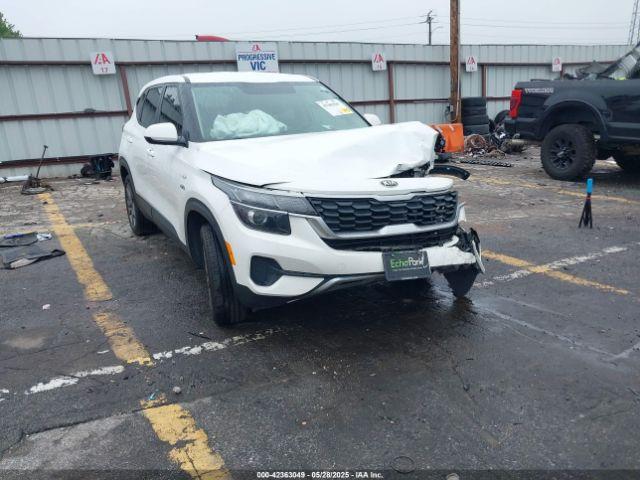  Salvage Kia Seltos