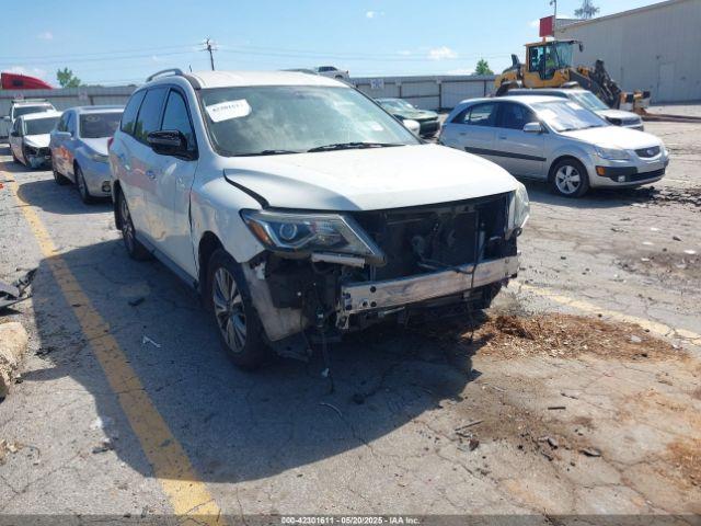  Salvage Nissan Pathfinder