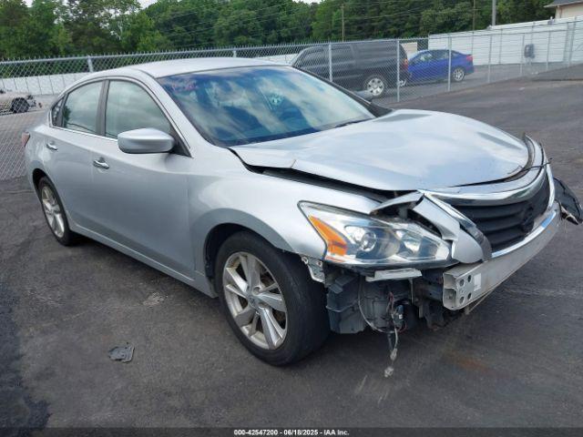  Salvage Nissan Altima