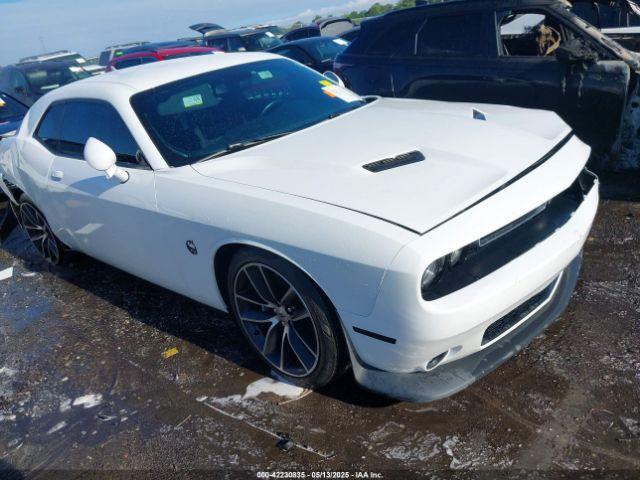  Salvage Dodge Challenger