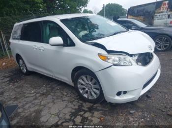  Salvage Toyota Sienna