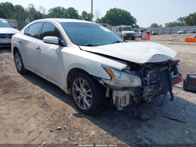  Salvage Nissan Maxima