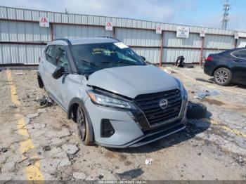  Salvage Nissan Kicks