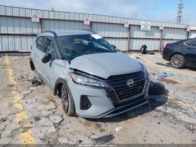  Salvage Nissan Kicks