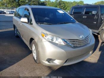  Salvage Toyota Sienna