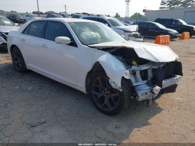  Salvage Chrysler 300