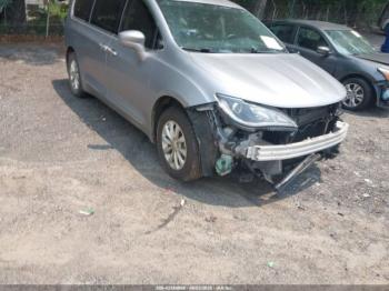  Salvage Chrysler Pacifica