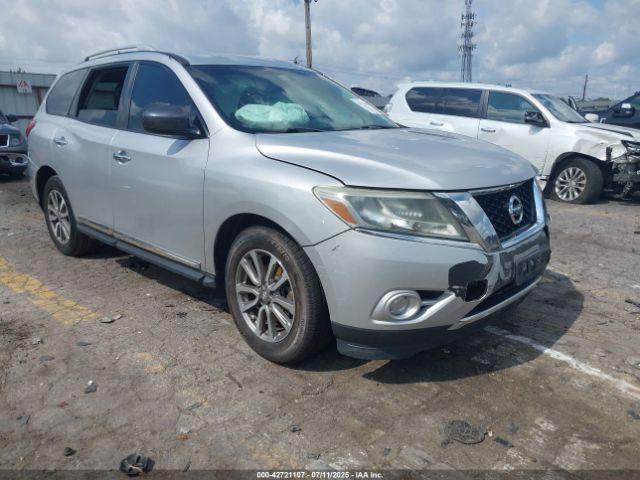  Salvage Nissan Pathfinder