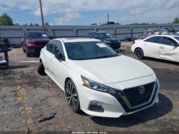  Salvage Nissan Altima