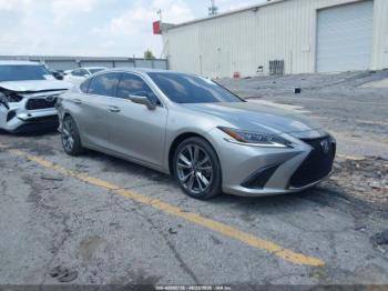  Salvage Lexus Es