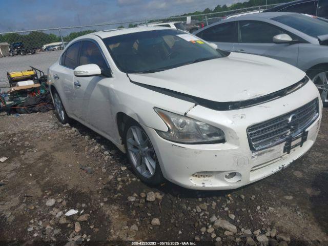  Salvage Nissan Maxima