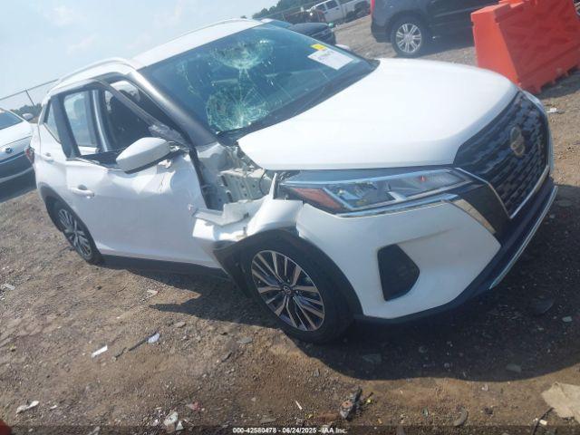  Salvage Nissan Kicks
