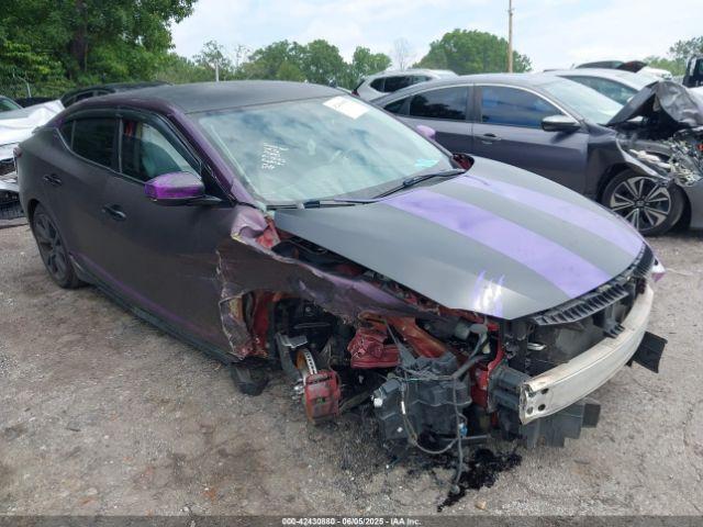  Salvage Nissan Maxima