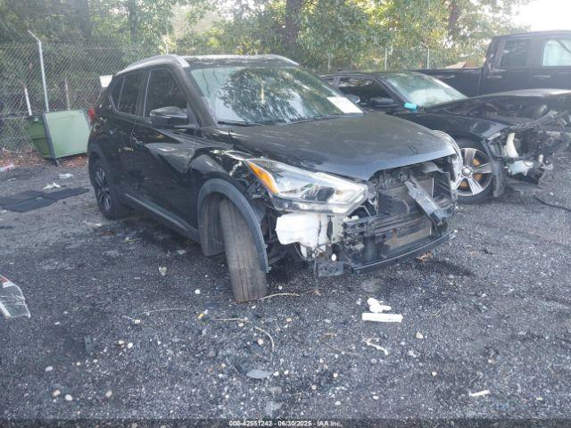  Salvage Nissan Kicks