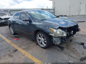  Salvage Nissan Maxima