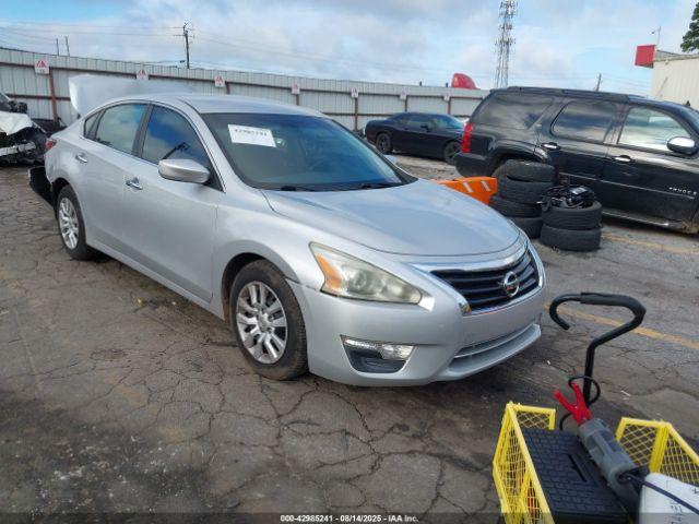 Salvage Nissan Altima
