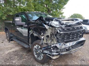  Salvage Chevrolet Silverado 2500