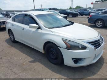  Salvage Nissan Altima