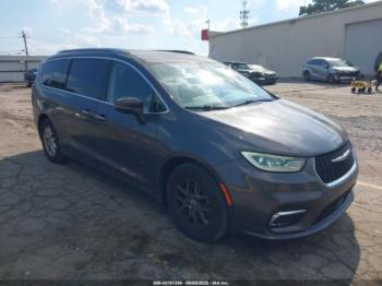  Salvage Chrysler Pacifica
