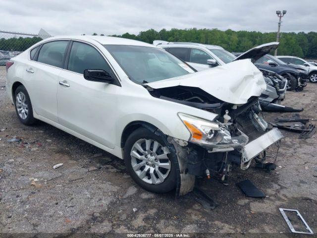  Salvage Nissan Altima