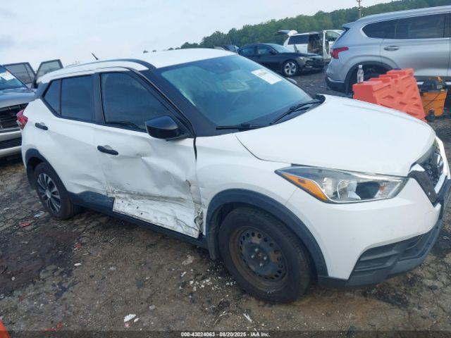  Salvage Nissan Kicks