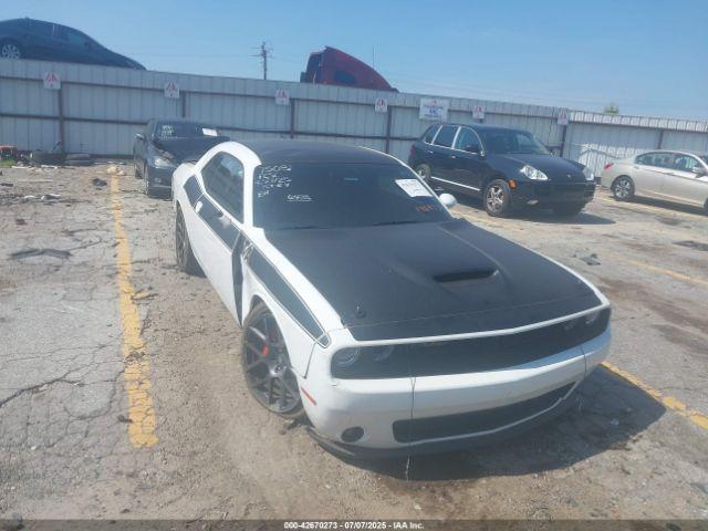  Salvage Dodge Challenger