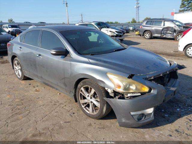  Salvage Nissan Altima