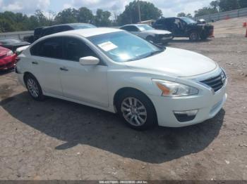  Salvage Nissan Altima