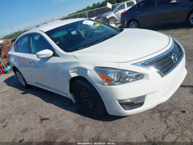  Salvage Nissan Altima