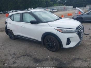  Salvage Nissan Kicks