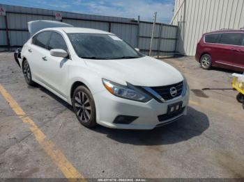  Salvage Nissan Altima